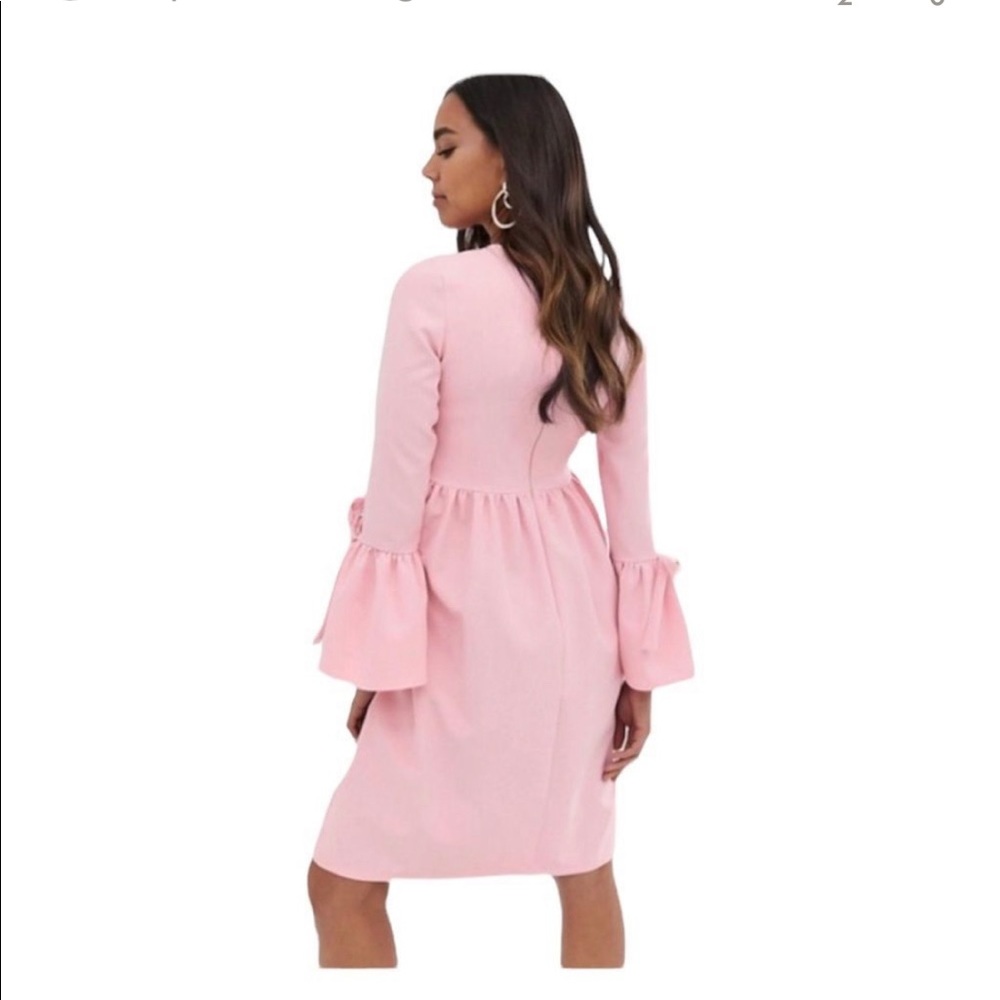 Queen B maternity bell sleeve empire waist dress in dusty pink.
